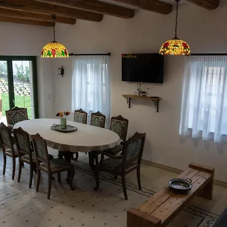 Valyog Vendeghaz Apartmán *